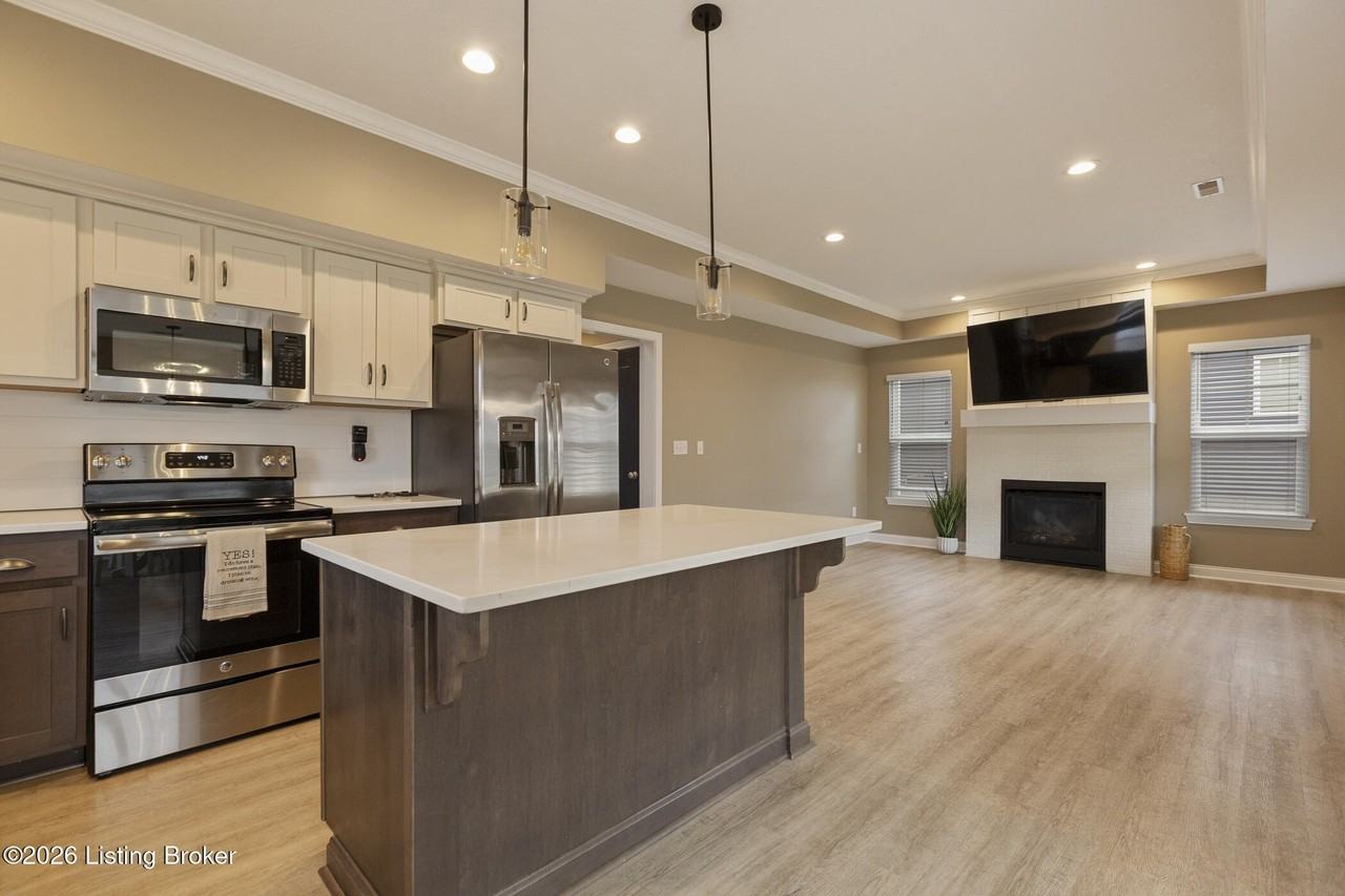 1802 Faith Ave - Photo 7 of 37