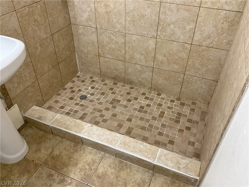 3720 Royal Crest St #14 - Photo 4 of 11