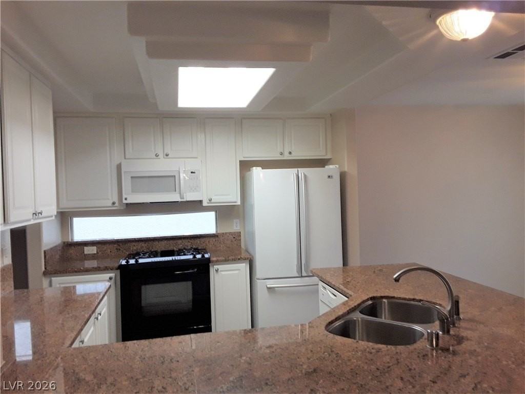 824 Ribbon Grass Ave - Photo 7 of 21