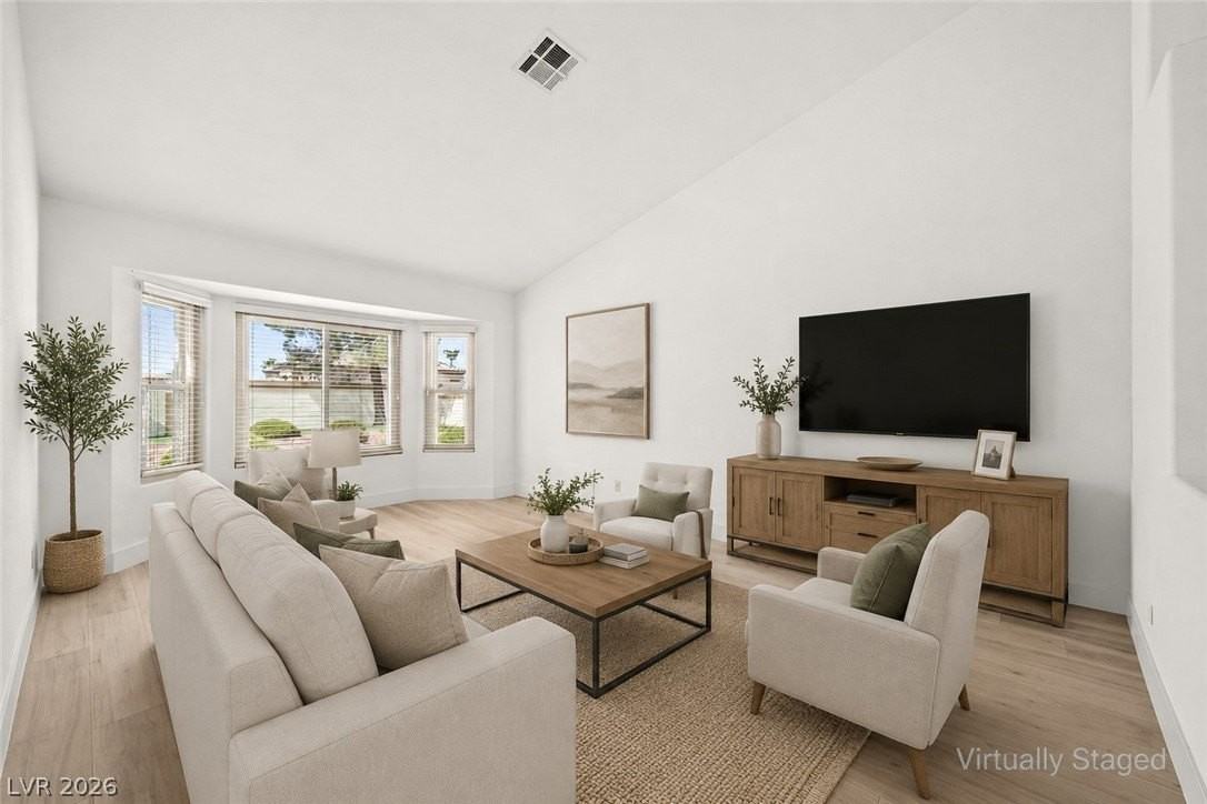 360 Humboldt North Dr - Photo 3 of 42