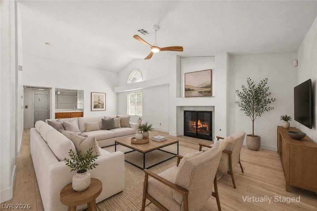 360 Humboldt North Dr - Photo 4 of 42