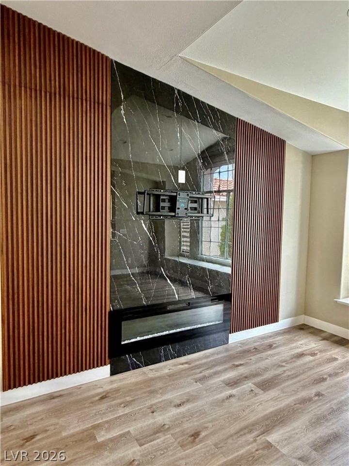 3121 Siena Cir - Photo 3 of 32