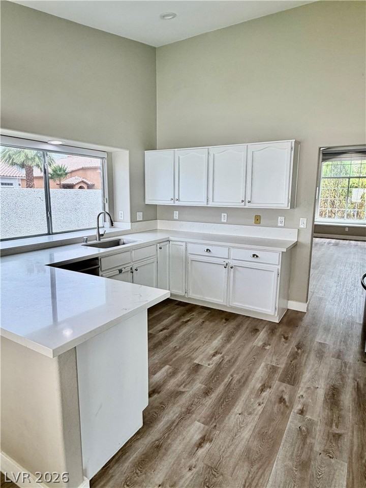 3121 Siena Cir - Photo 7 of 32