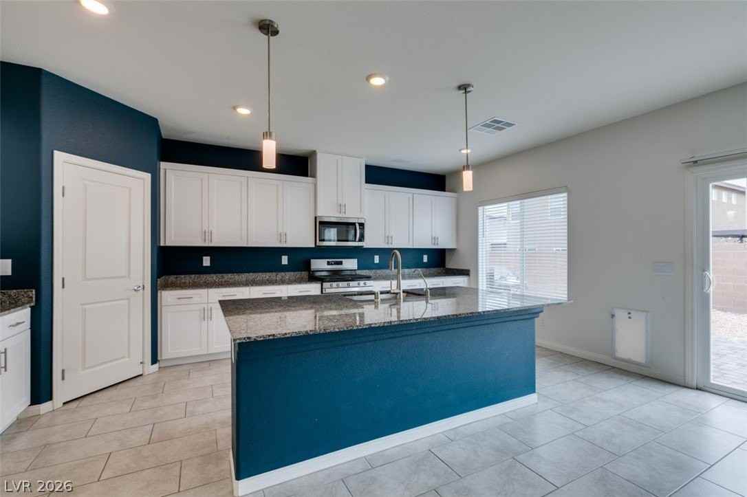 7544 Bronson Bay Ln - Photo 6 of 31
