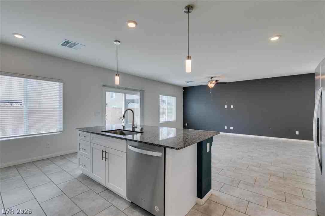 7544 Bronson Bay Ln - Photo 7 of 31