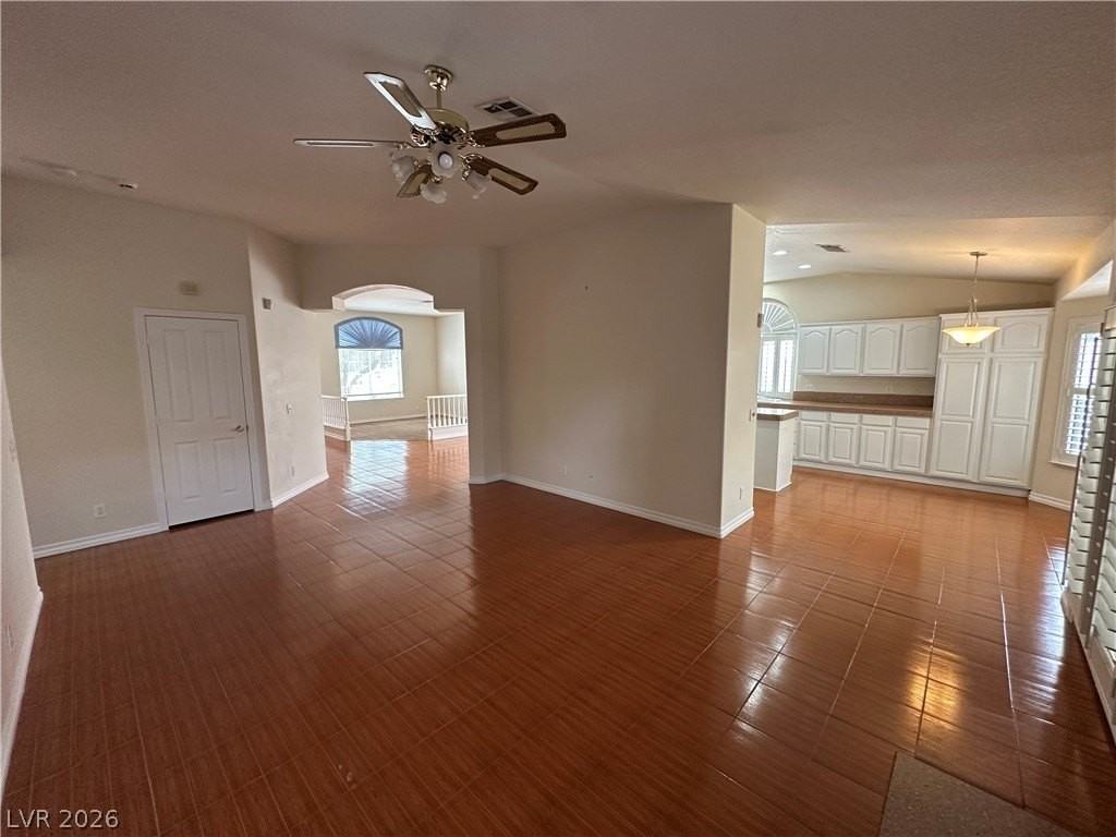 2109 Cedar Hills St - Photo 7 of 27