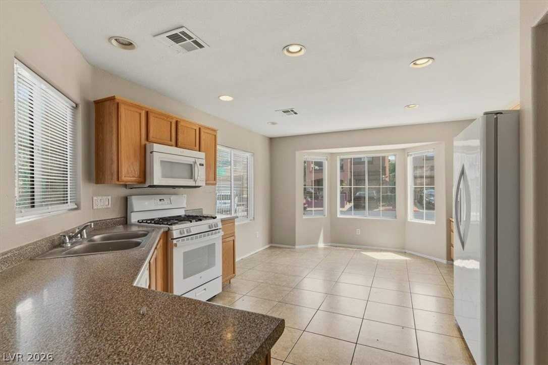10404 Dark Sands Ave - Photo 5 of 18