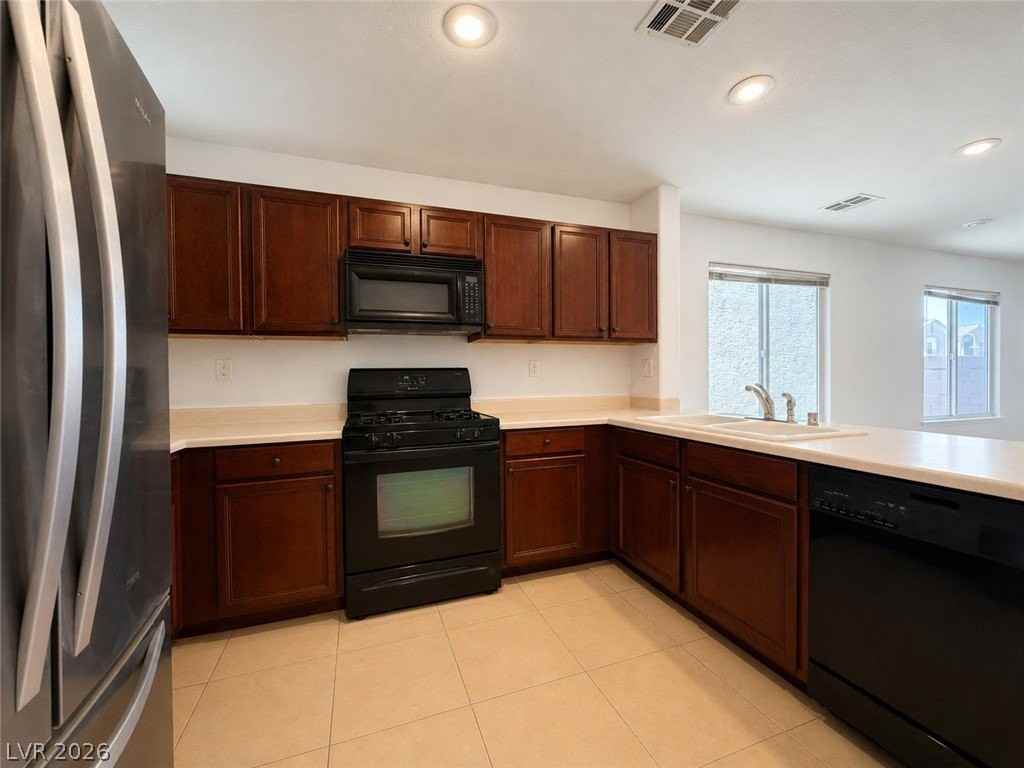 7428 Corcoran St - Photo 5 of 26