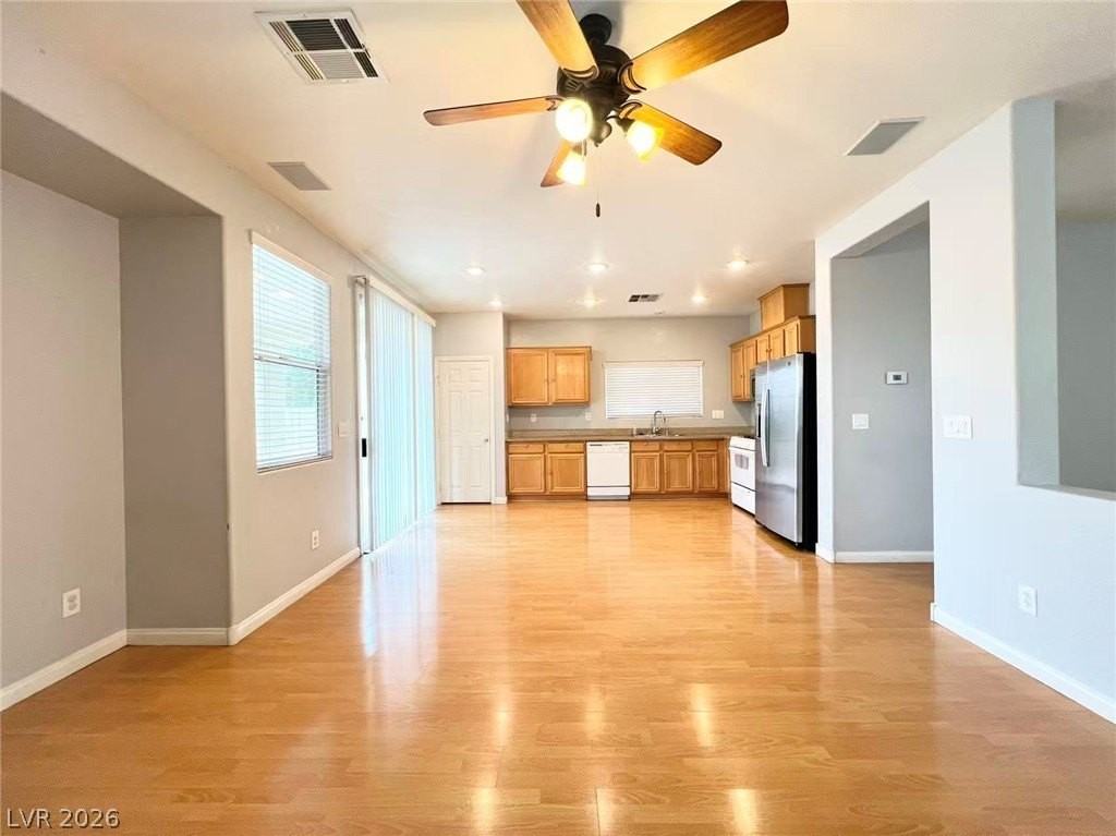 574 Redruth Dr - Photo 4 of 31