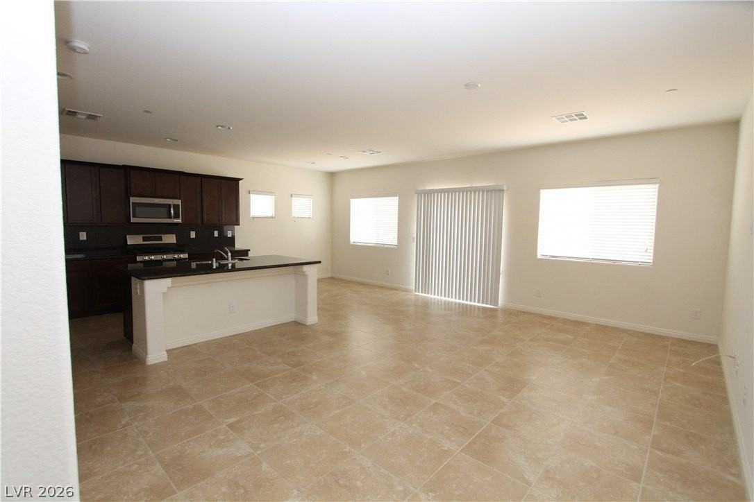 1132 Jesse Harbor Ave - Photo 3 of 34