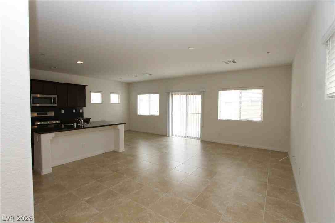 1132 Jesse Harbor Ave - Photo 5 of 34