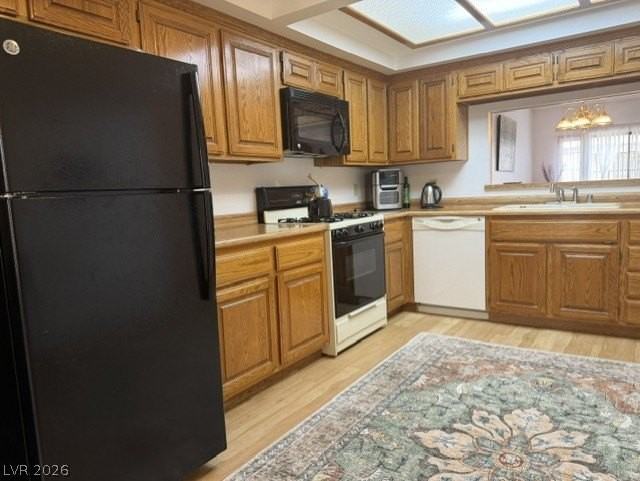 7904 Shelter Island Way - Photo 5 of 27