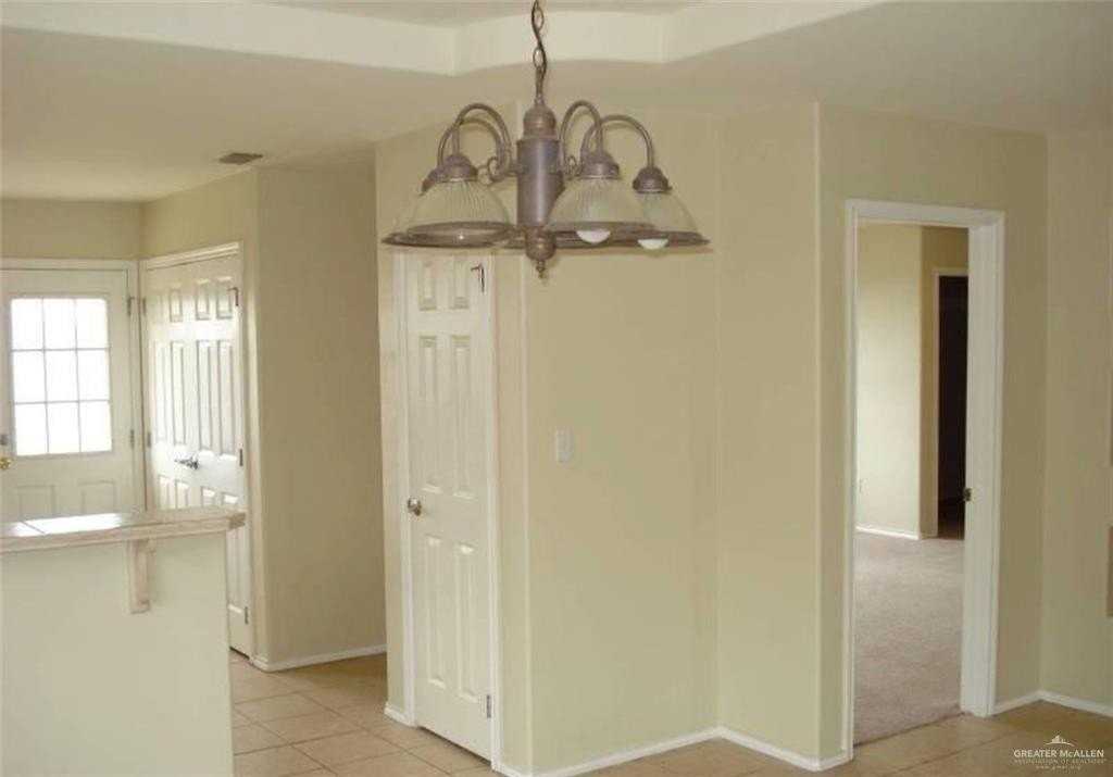 719 Sherryl Ave - Photo 3 of 9