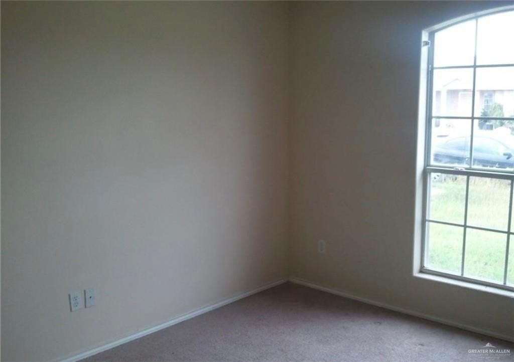 719 Sherryl Ave - Photo 7 of 9