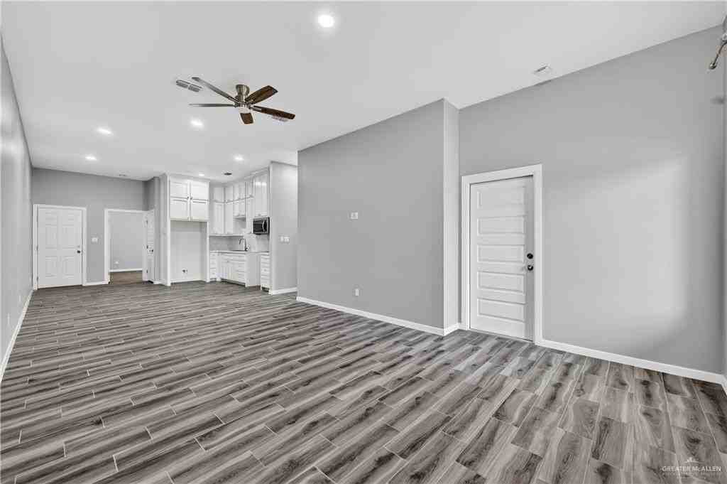 704 W 25th St - Photo 2 of 14