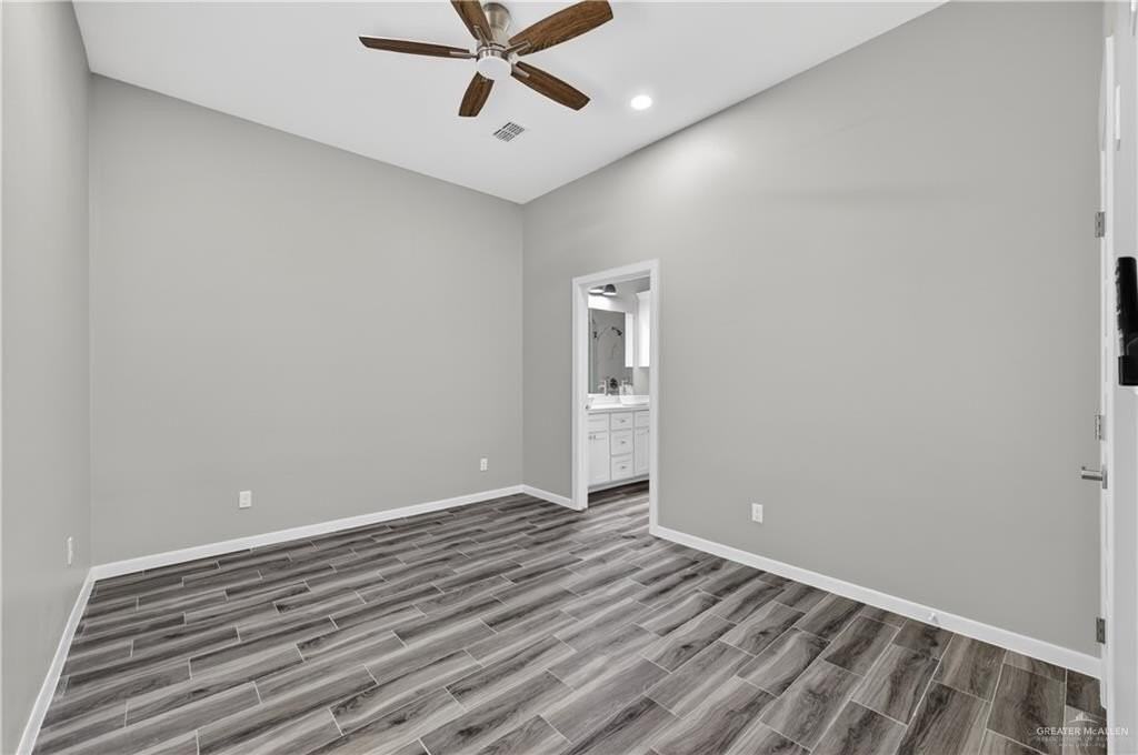 704 W 25th St - Photo 3 of 14