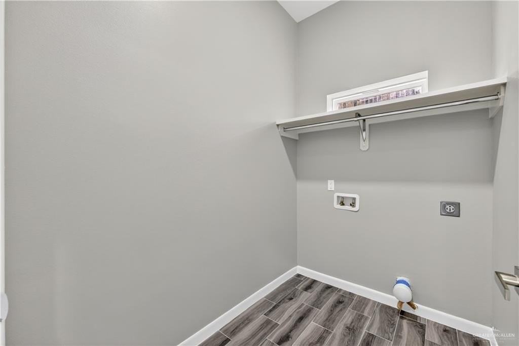 704 W 25th St - Photo 5 of 14