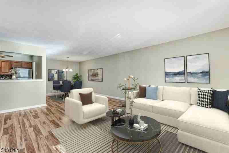 798 Eves Dr #2R - Photo 7 of 31