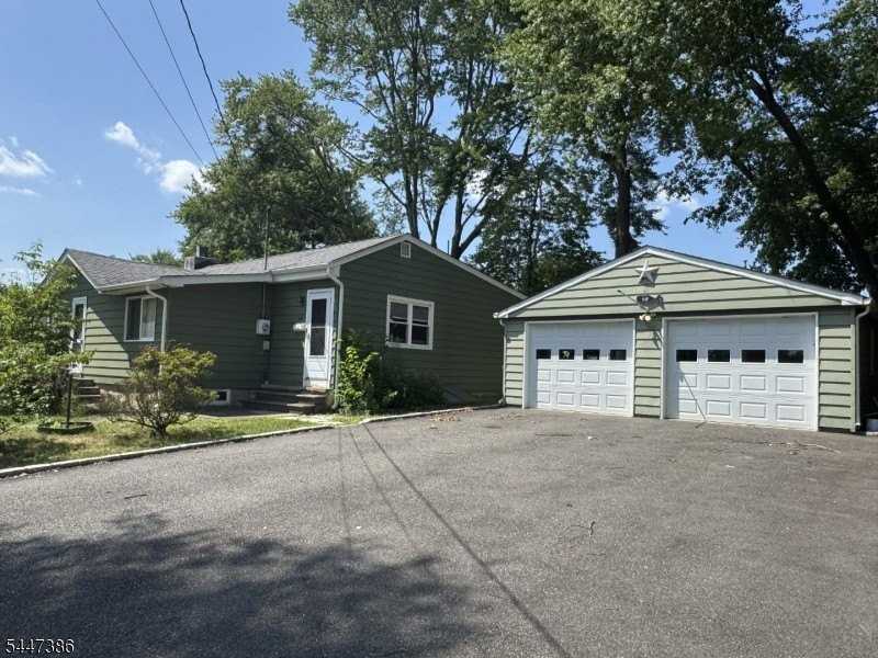 48 Beechwood Ave - Photo 3 of 3