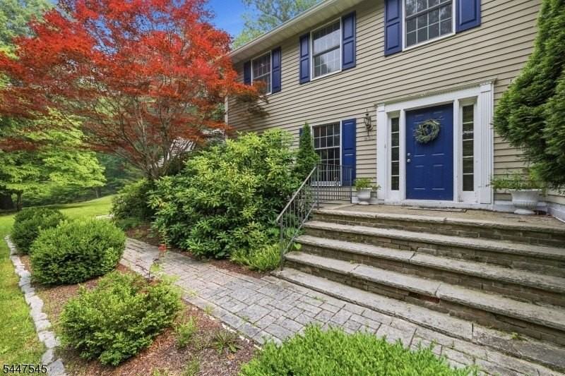 860 Glen Rd - Photo 4 of 43