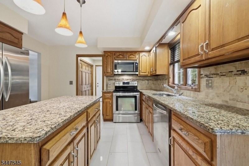 860 Glen Rd - Photo 7 of 43