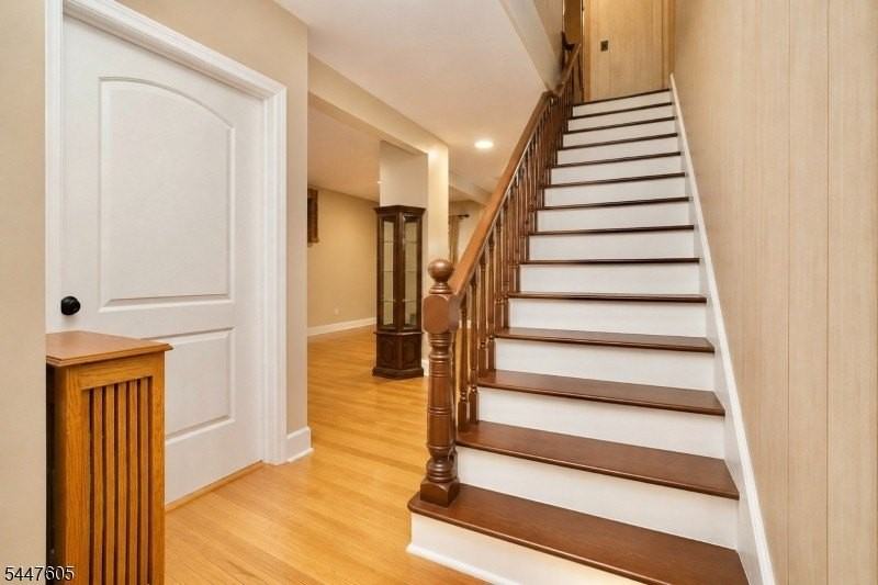 425 Davis Ave - Photo 3 of 23
