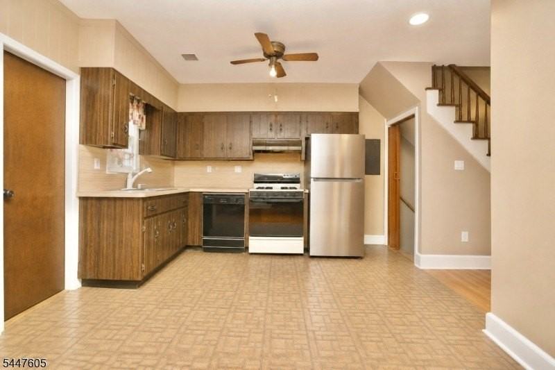 425 Davis Ave - Photo 5 of 23