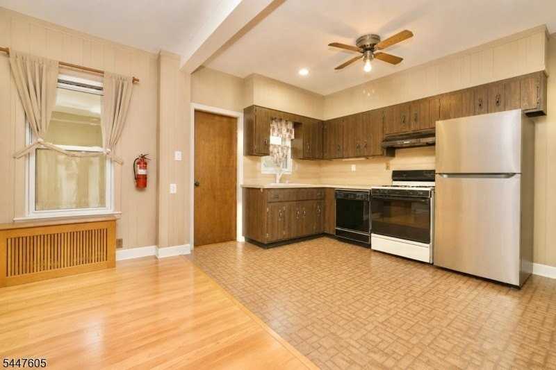 425 Davis Ave - Photo 6 of 23