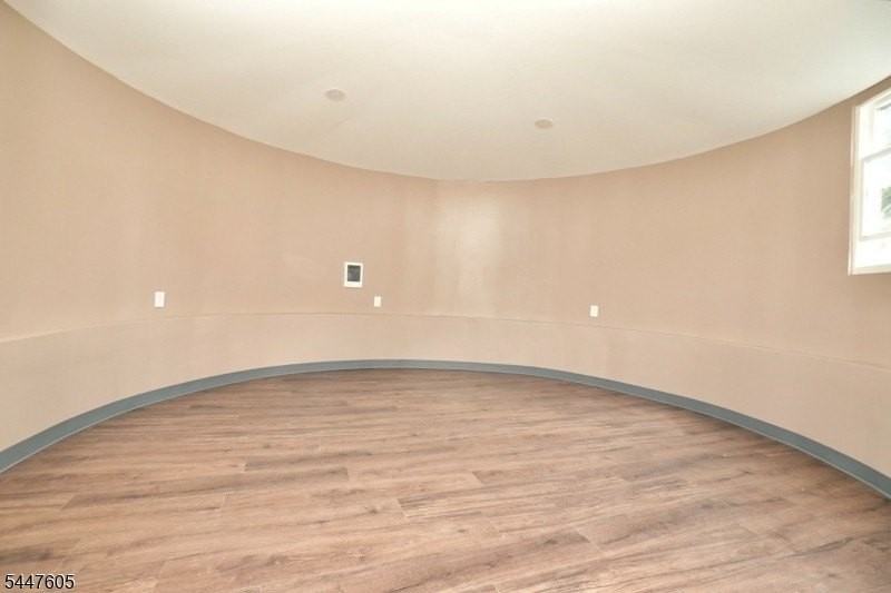 425 Davis Ave - Photo 7 of 23