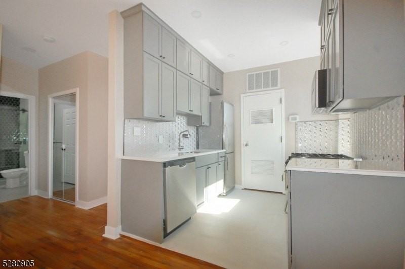 54 Mcwhorter St #307 - Photo 6 of 17