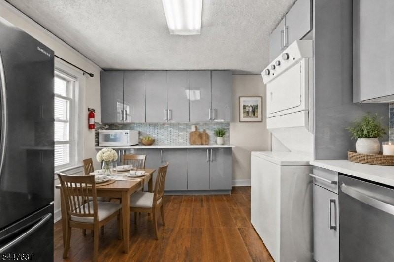 22 Meeker Pl - Photo 2 of 20