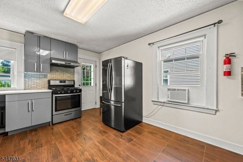 22 Meeker Pl - Photo 4 of 20