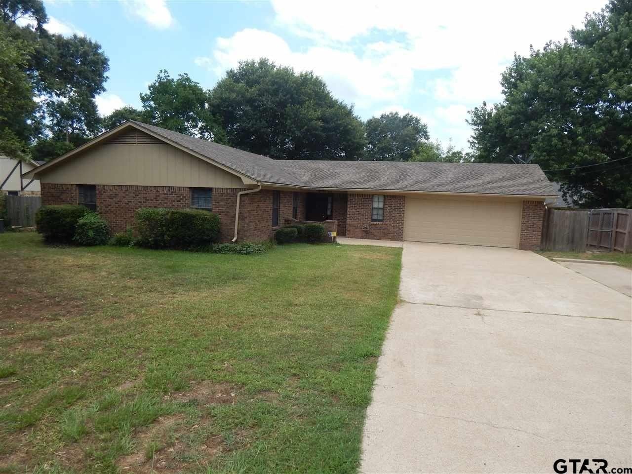808 Corey Dr - Photo 2 of 30