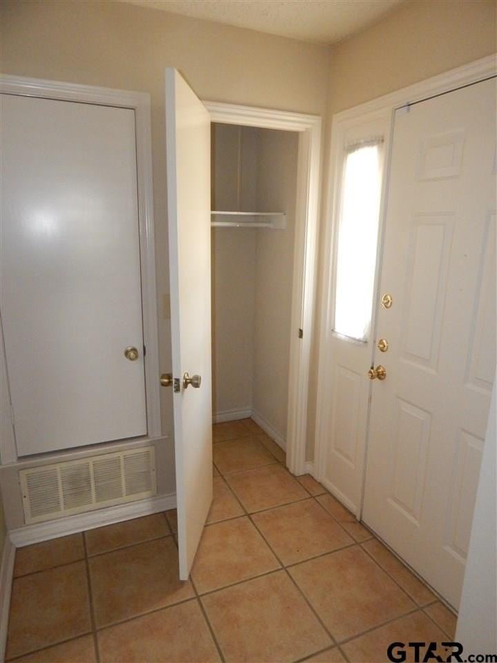 808 Corey Dr - Photo 4 of 30
