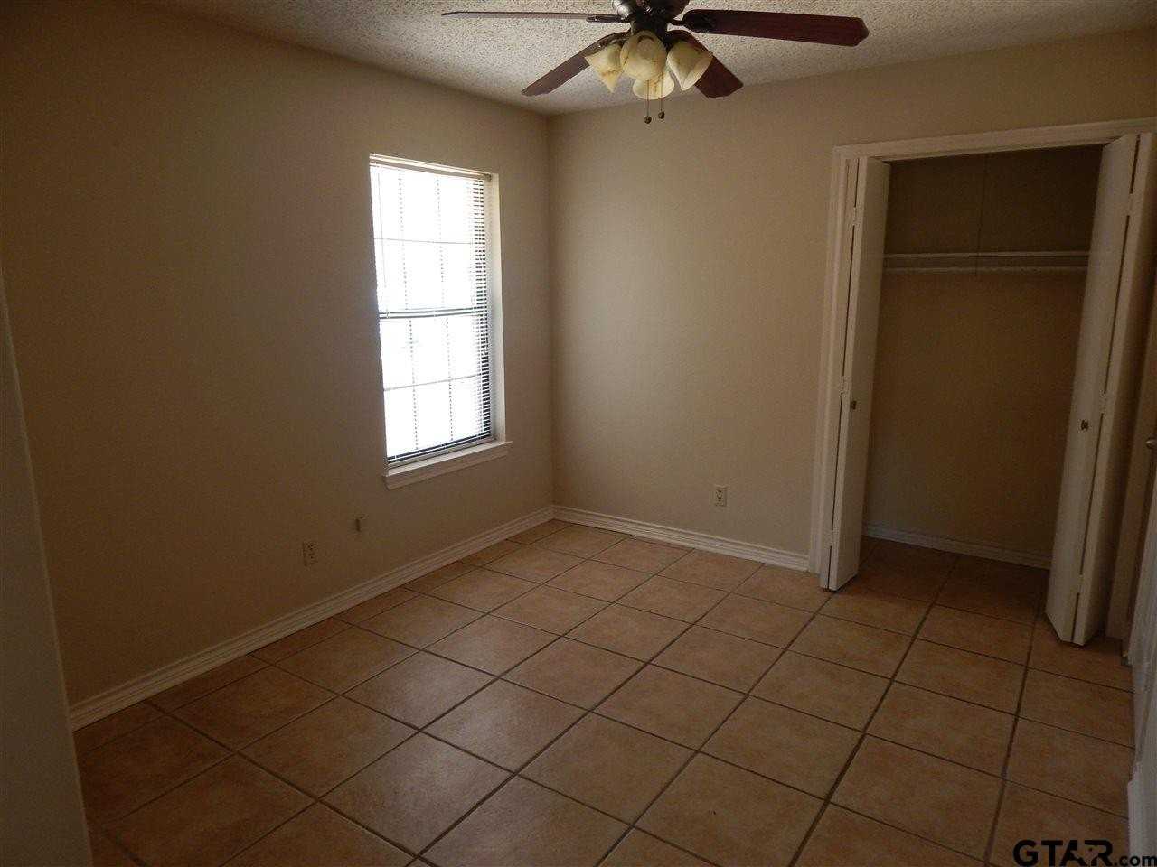 808 Corey Dr - Photo 5 of 30