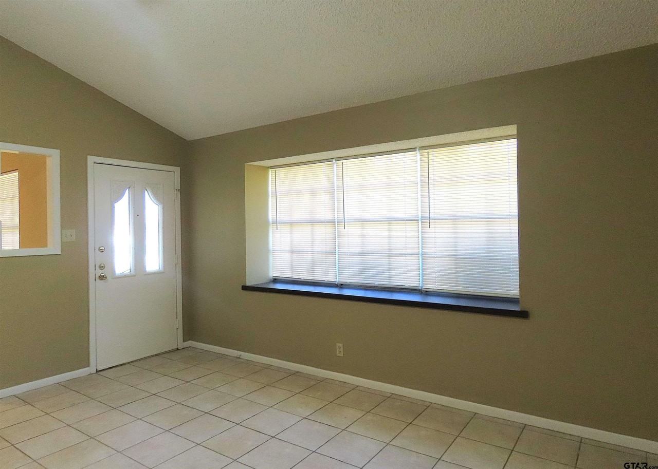 11782 S Hillcreek Rd - Photo 3 of 36