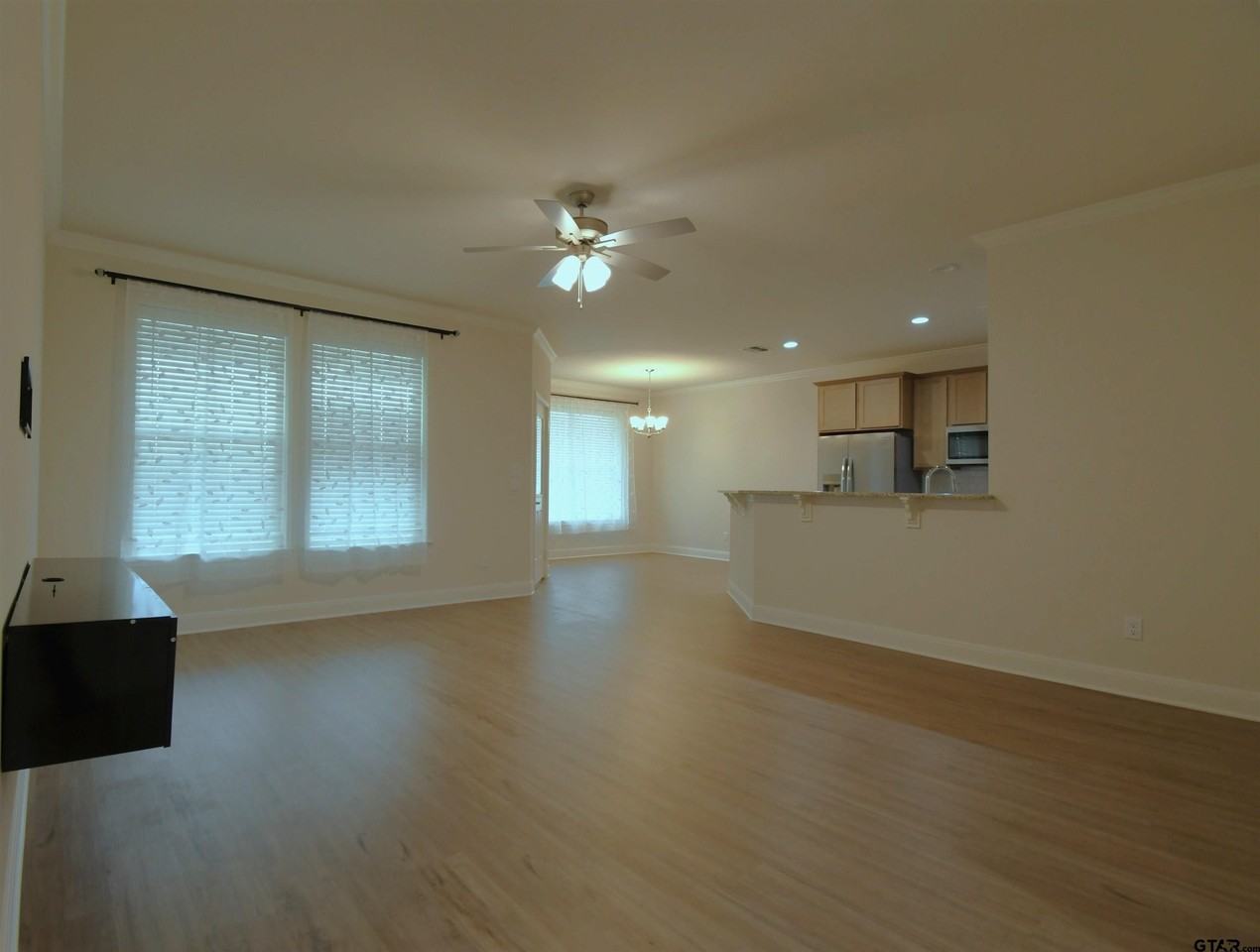 6067 Hamilton Meadows Way - Photo 5 of 35