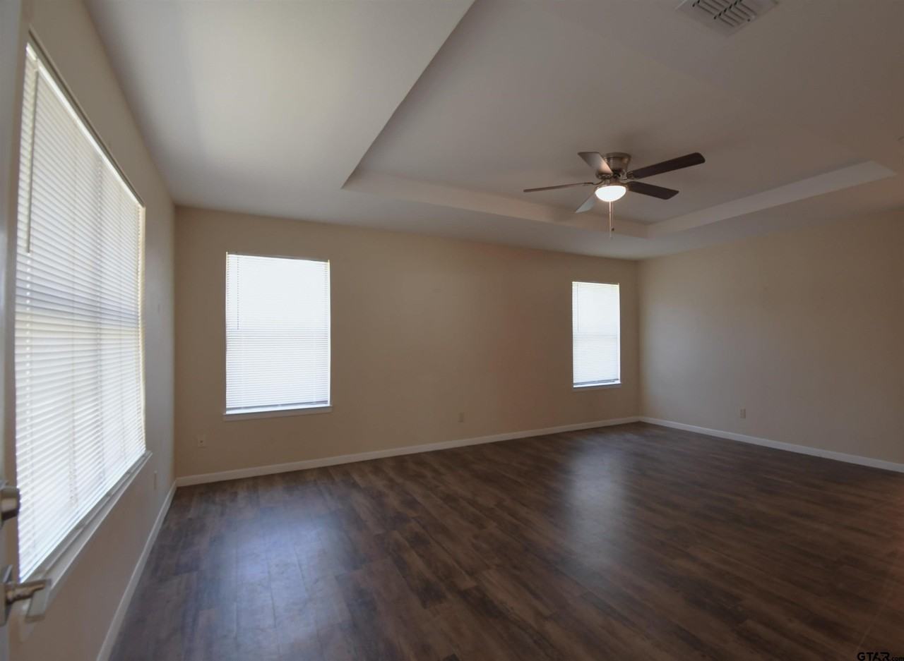 2529 Westminster Dr - Photo 4 of 24