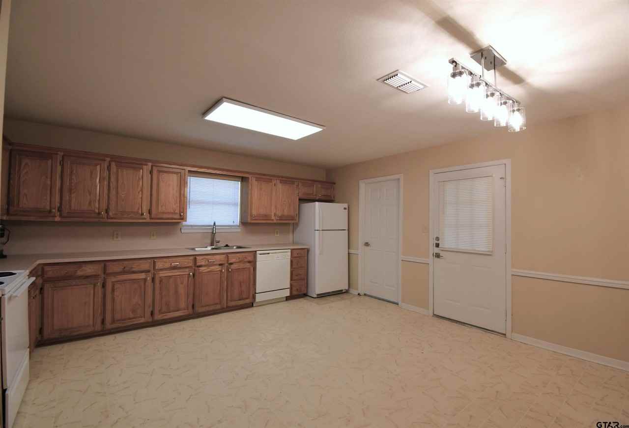 2529 Westminster Dr - Photo 6 of 24