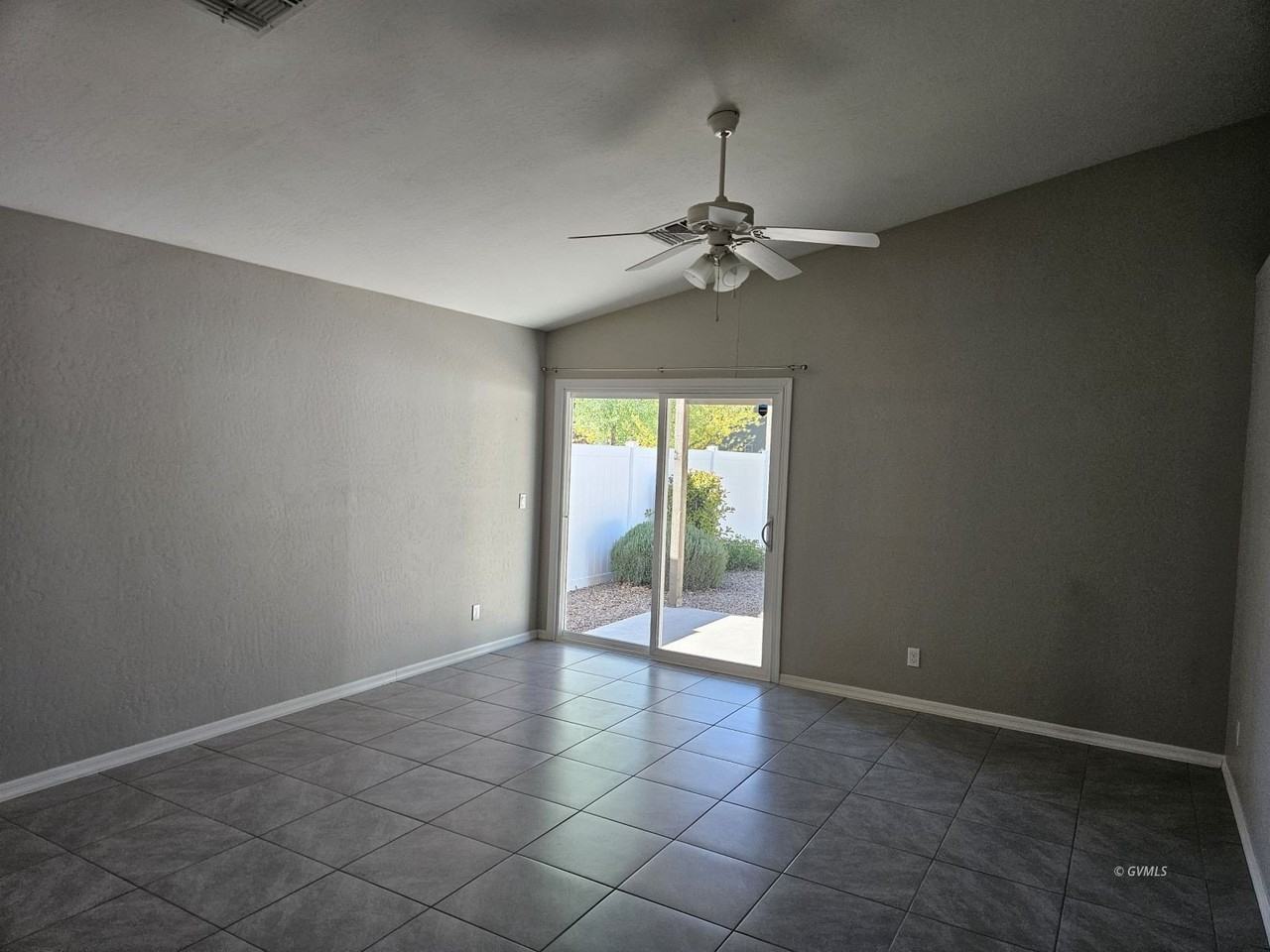 1560 E Whirlwind Way - Photo 4 of 5