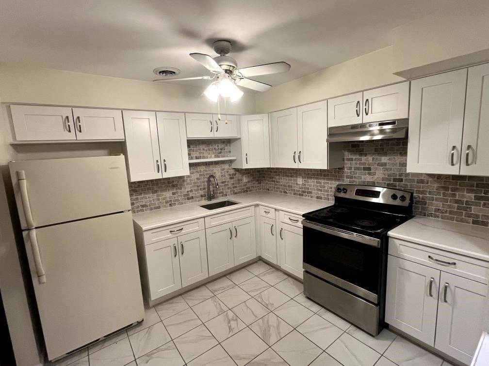 44 W 56th St