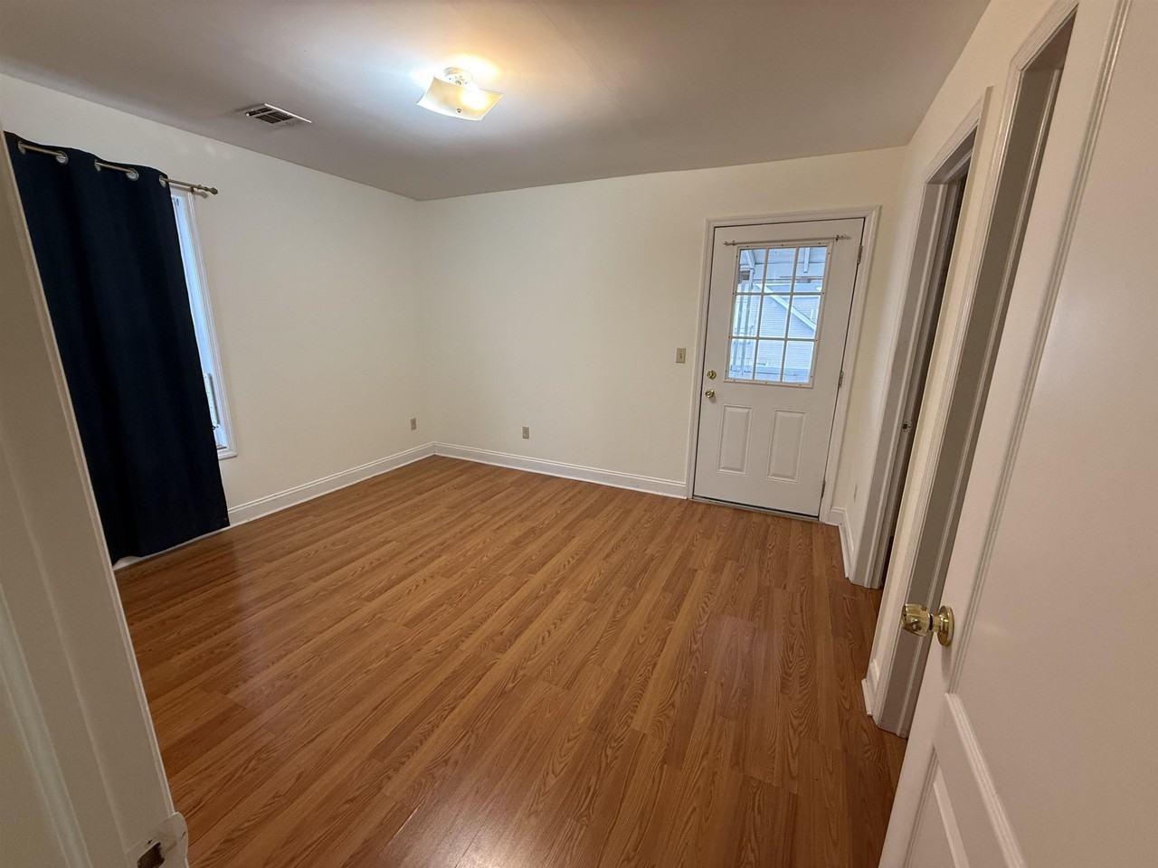 408 Ellison St #2 - Photo 4 of 11