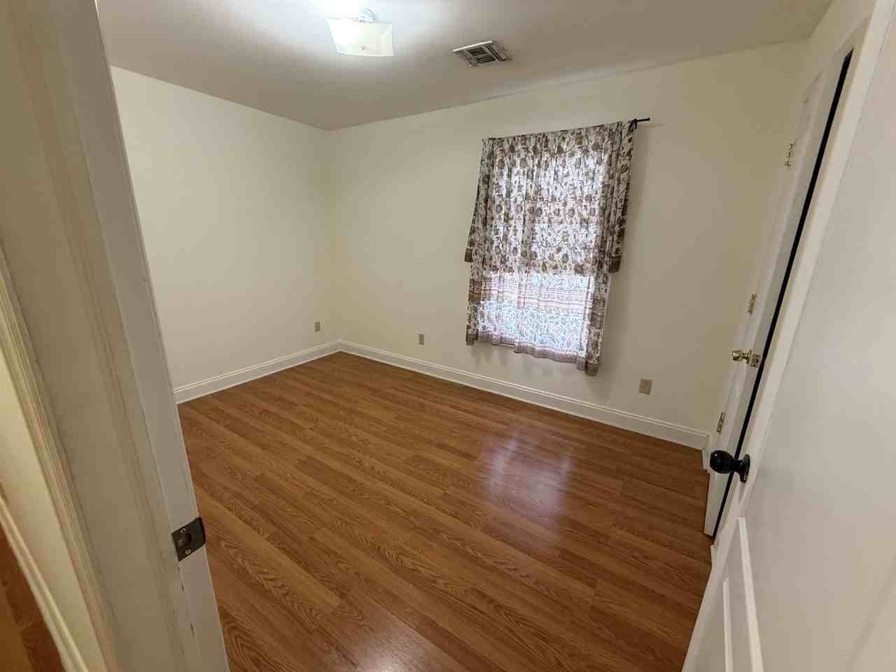 408 Ellison St #2 - Photo 5 of 11