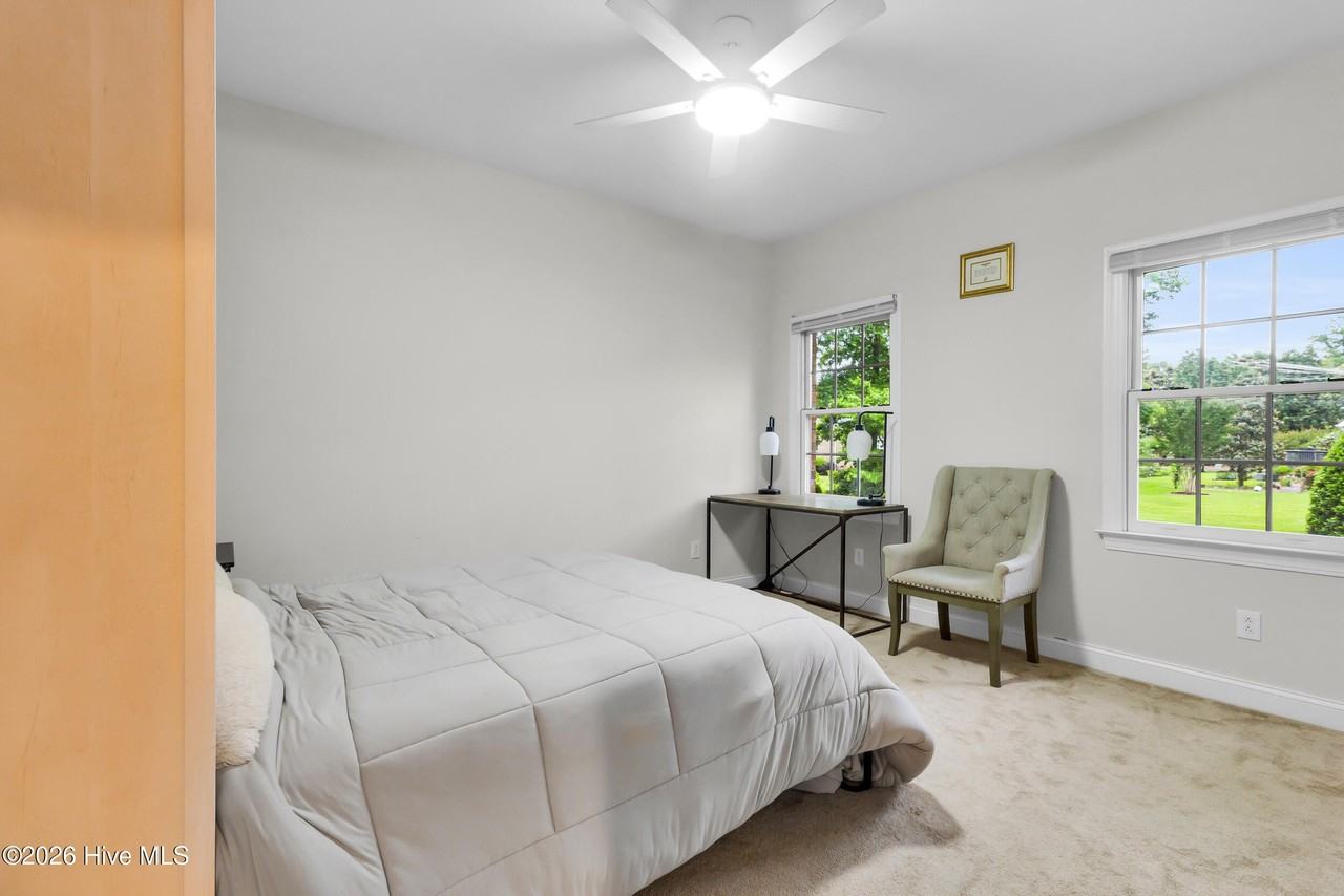 106 Brugg Ct - Photo 4 of 45