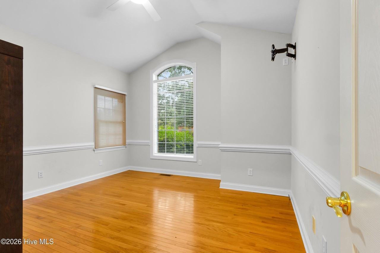 106 Brugg Ct - Photo 5 of 45