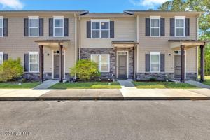 featured image of 445 Sullivan Loop Rd