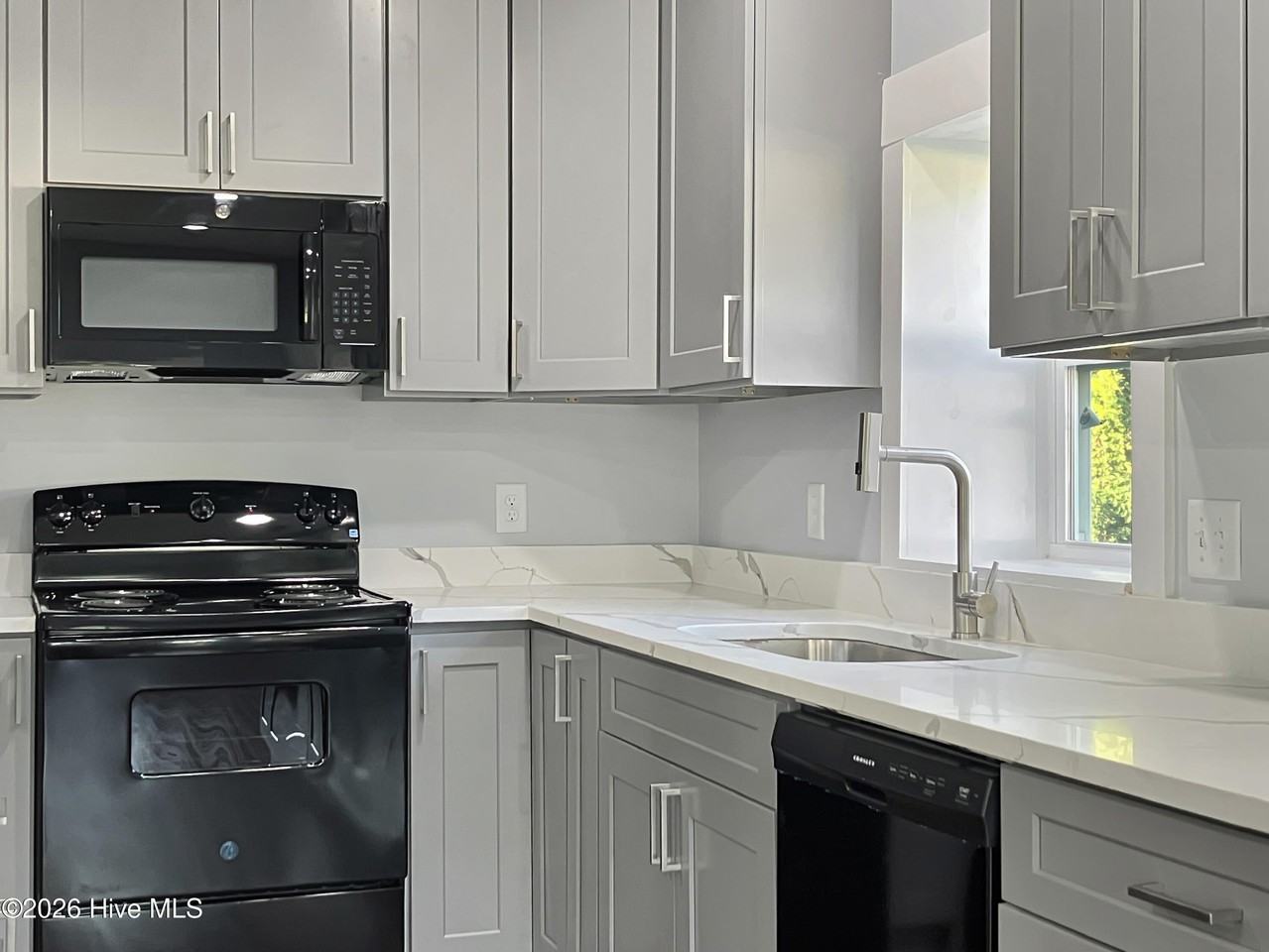 2716 Wheeler Rd - Photo 2 of 9
