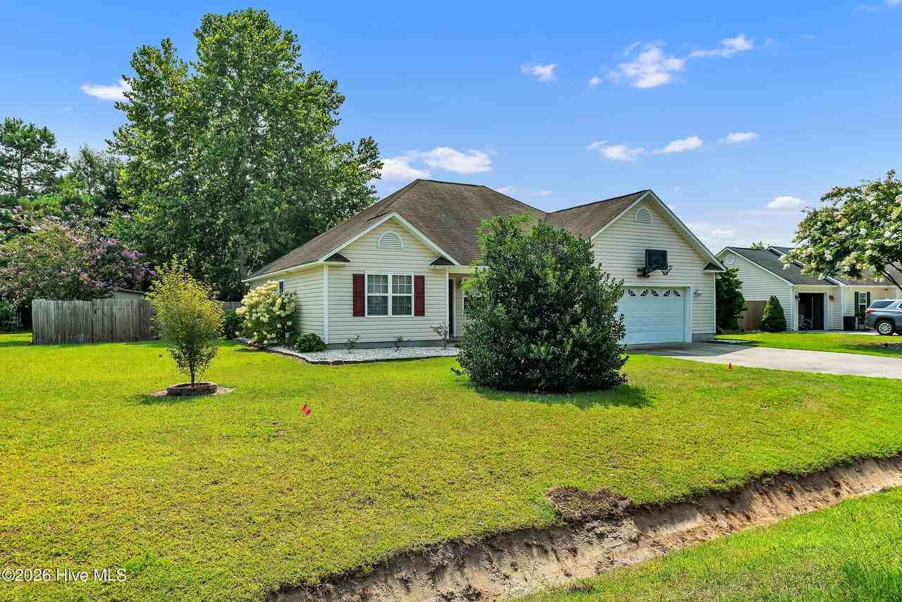 403 Arabian Ln - Photo 3 of 47