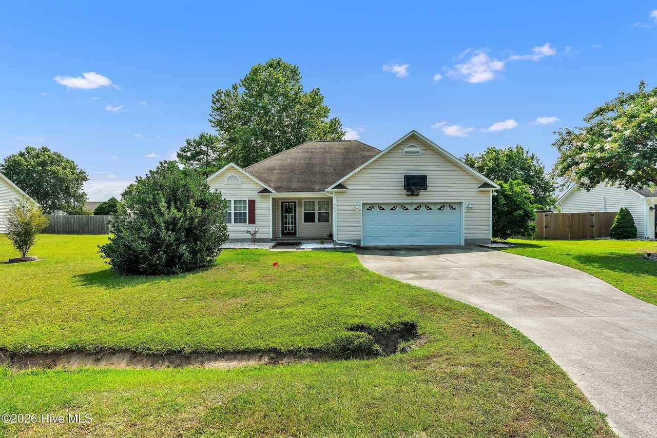 403 Arabian Ln - Photo 4 of 47