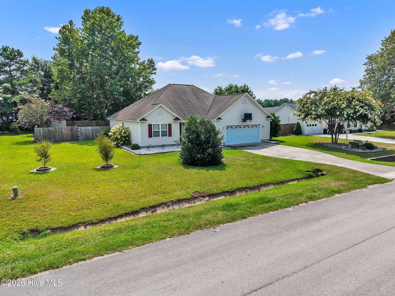 403 Arabian Ln - Photo 7 of 47